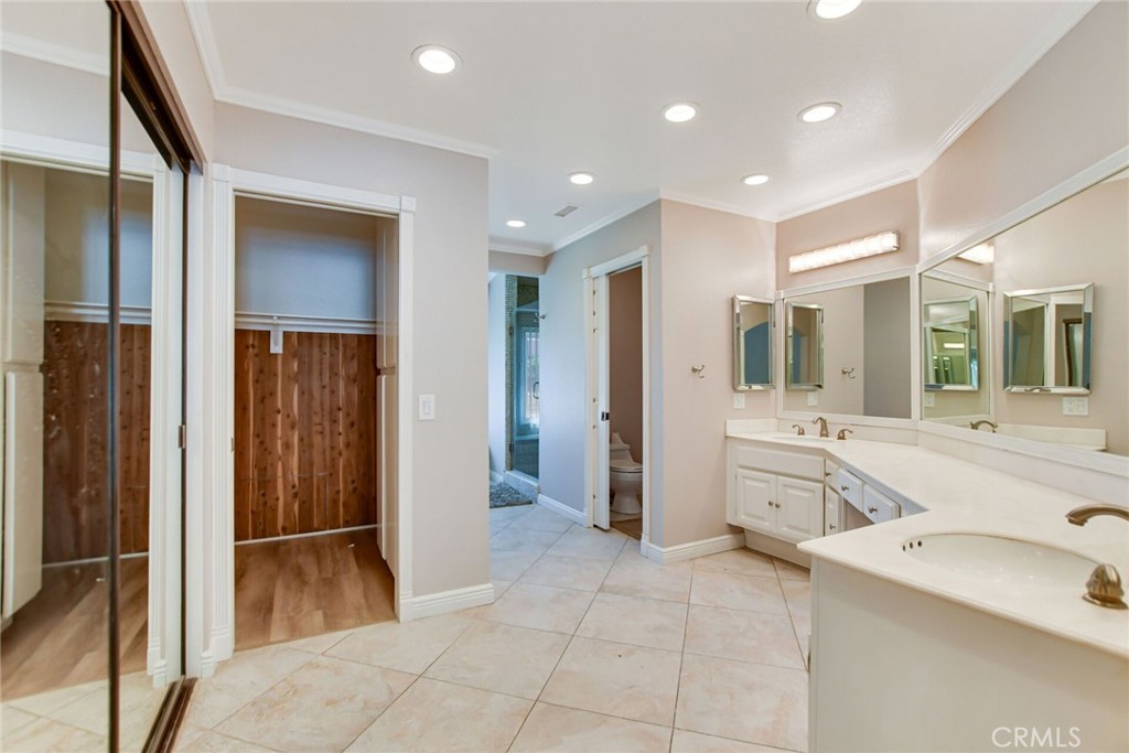 2123 Golden Hills