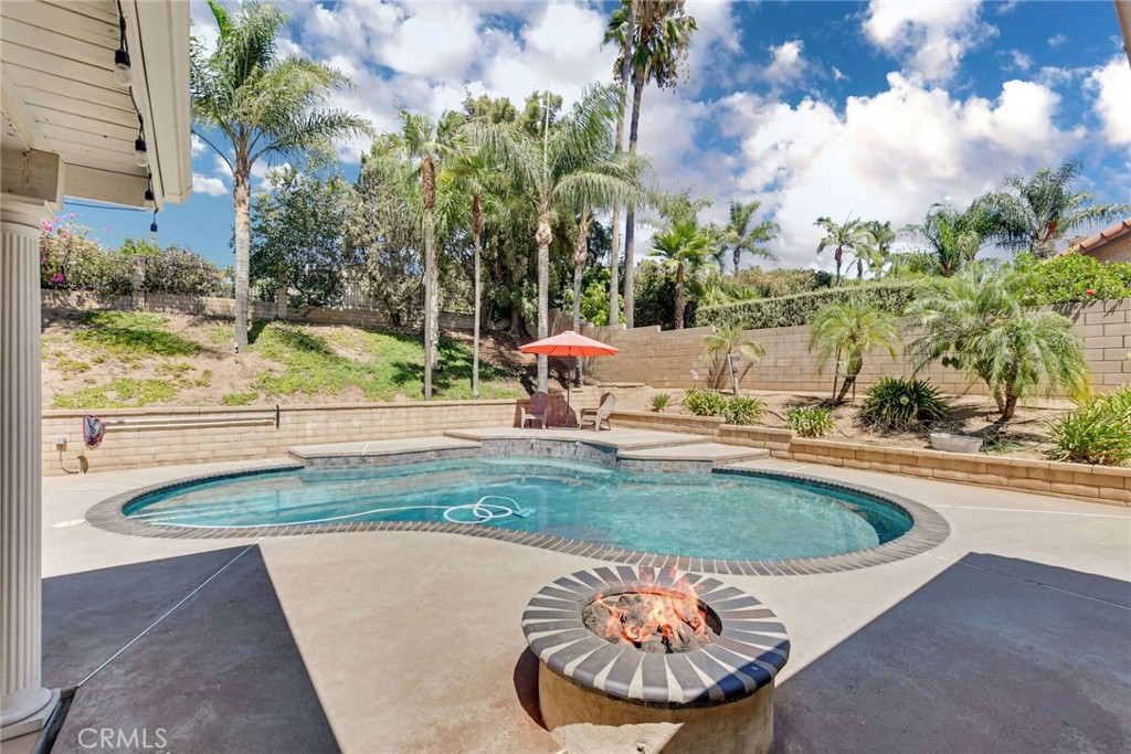 2123 Golden Hills