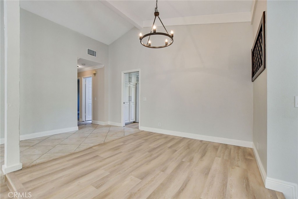 2123 Golden Hills