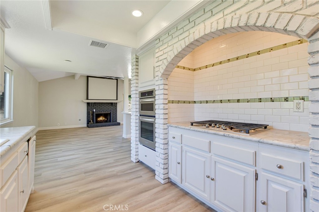 2123 Golden Hills