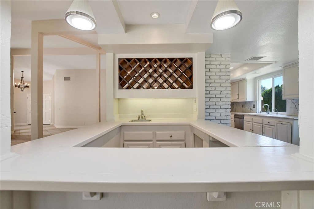 2123 Golden Hills