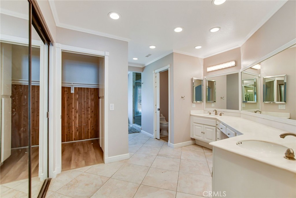 2123 Golden Hills