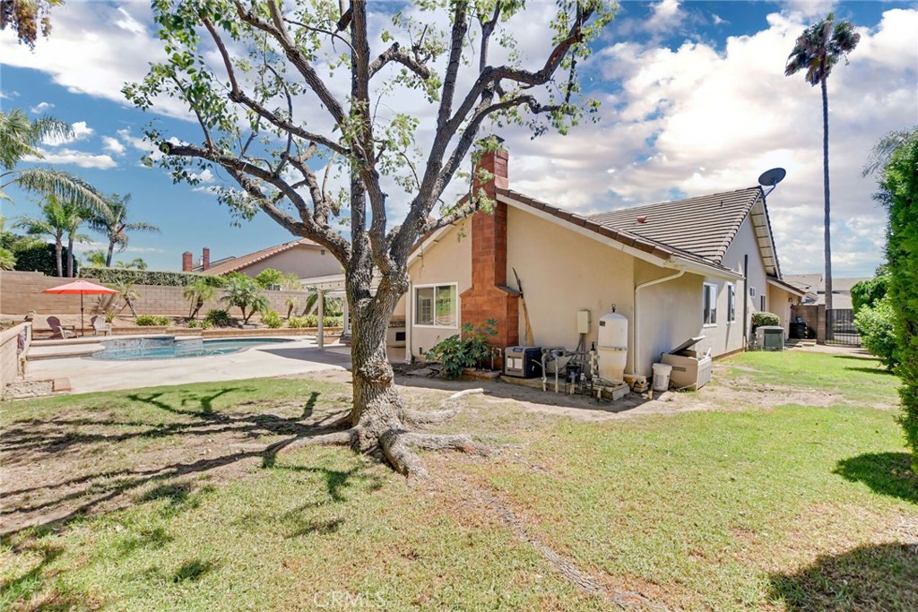 2123 Golden Hills