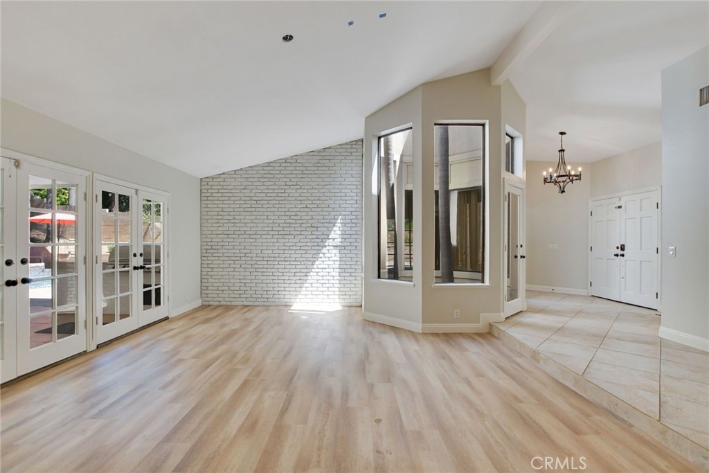 2123 Golden Hills
