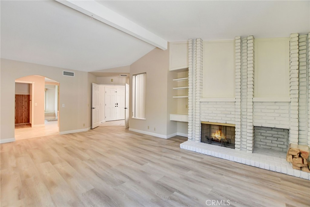 2123 Golden Hills