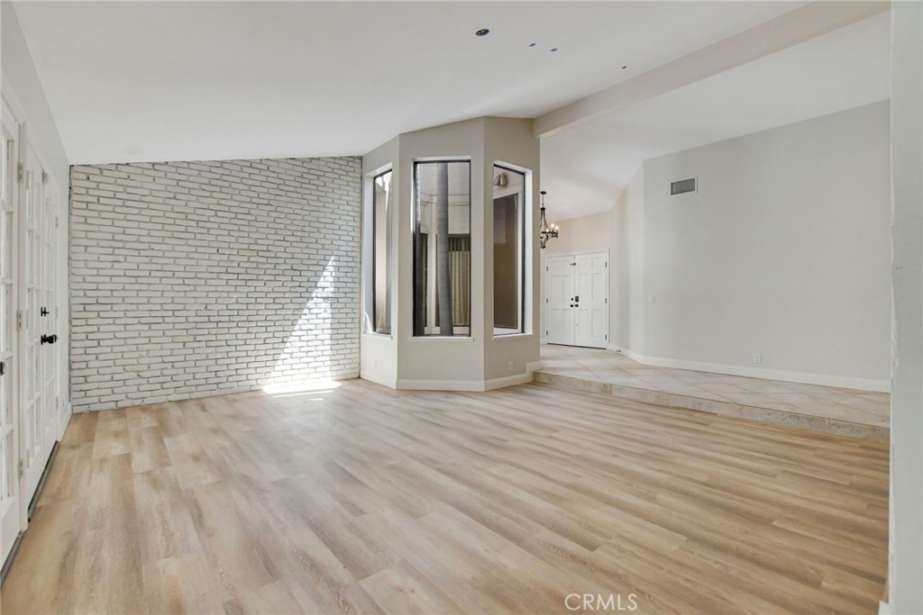 2123 Golden Hills