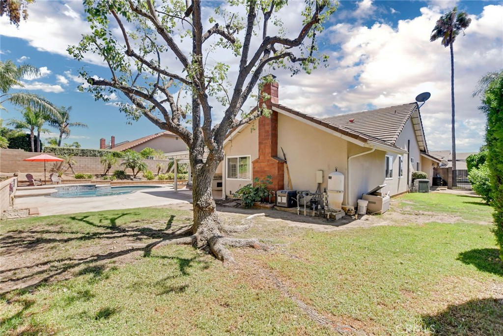 2123 Golden Hills
