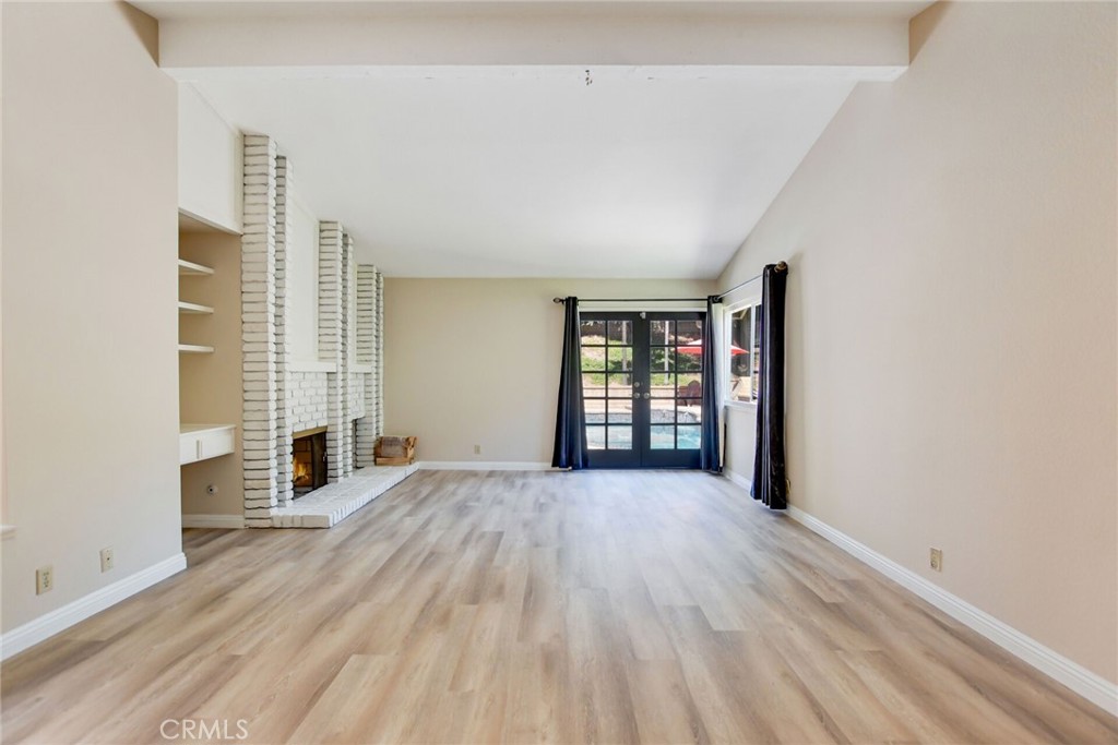 2123 Golden Hills