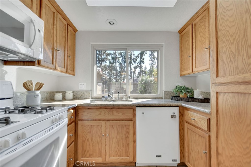 655 W Point O Woods