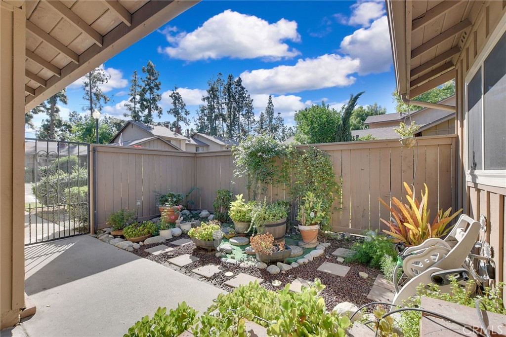 655 W Point O Woods