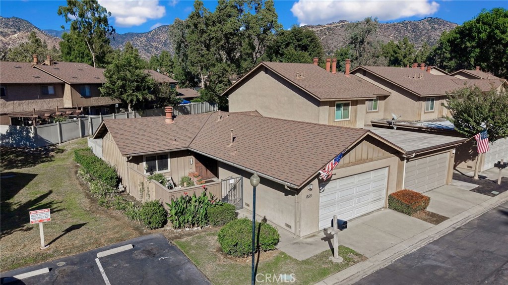 655 W Point O Woods