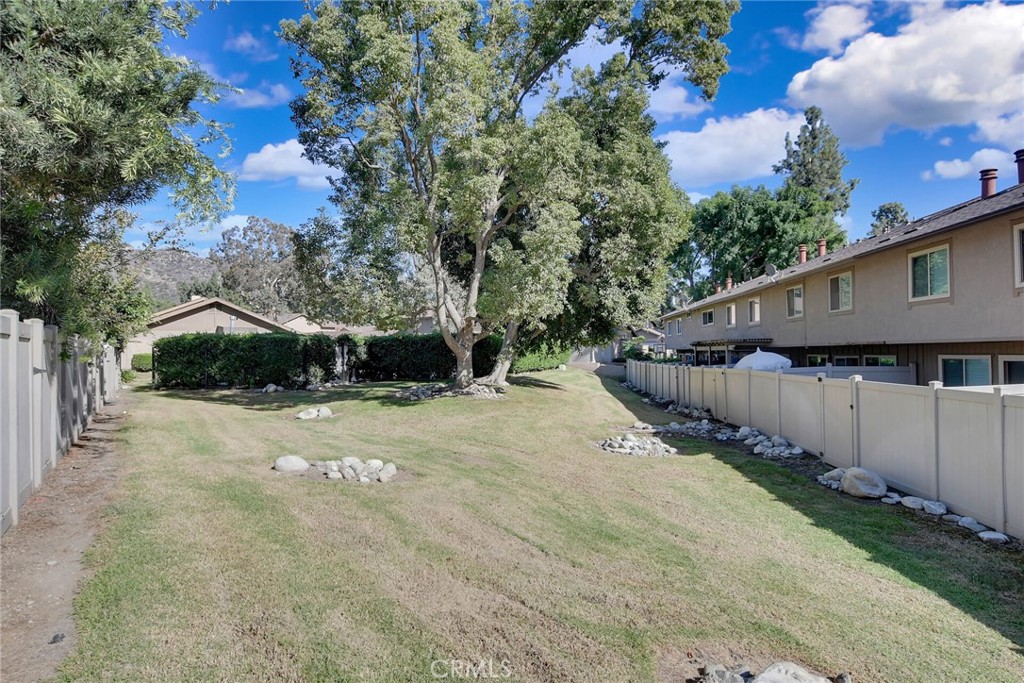 655 W Point O Woods