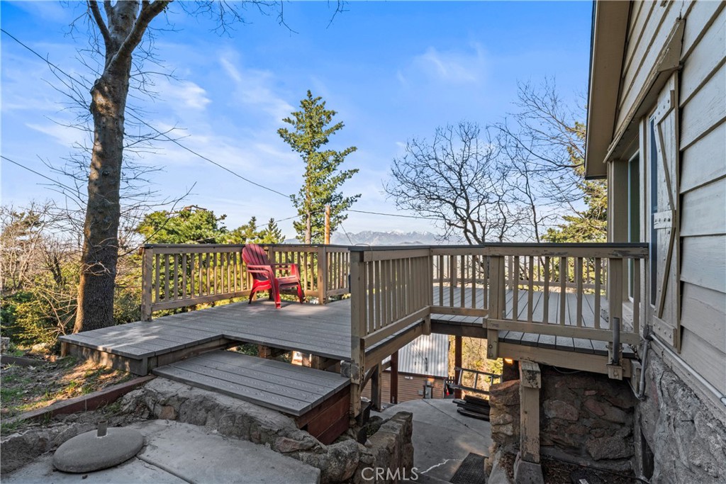835 Lo Lane