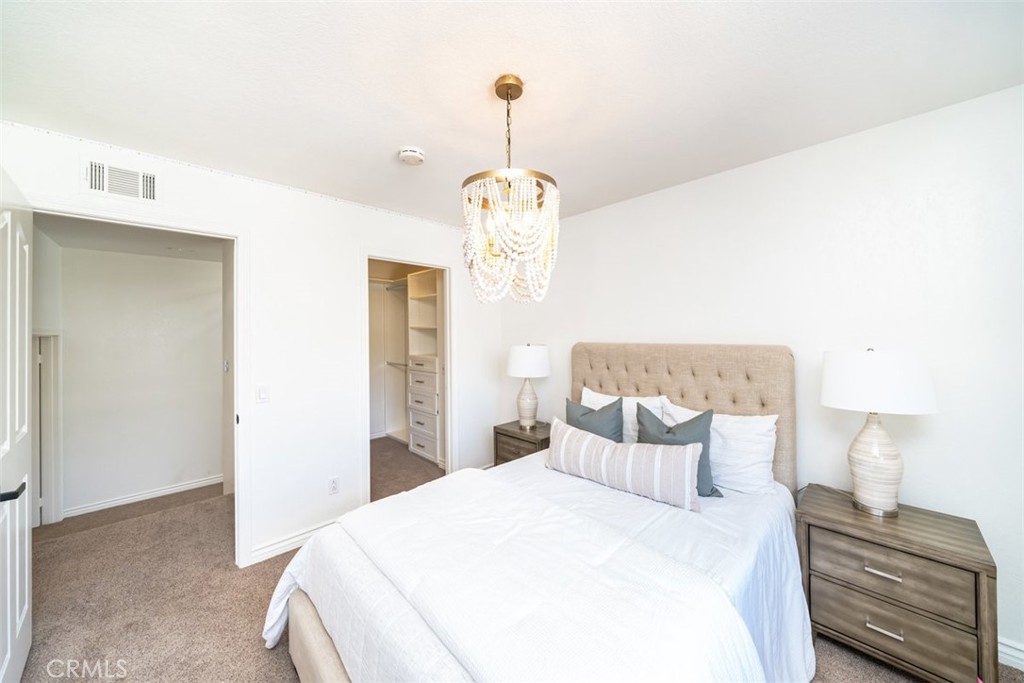 3182 Mockingbird Knolls