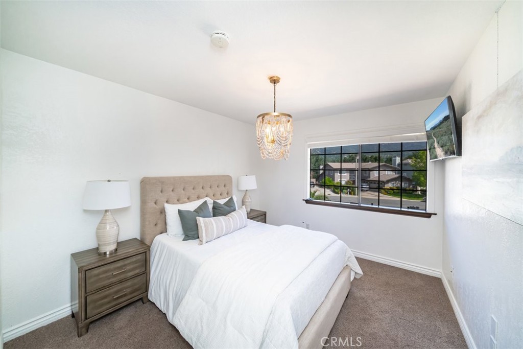 3182 Mockingbird Knolls
