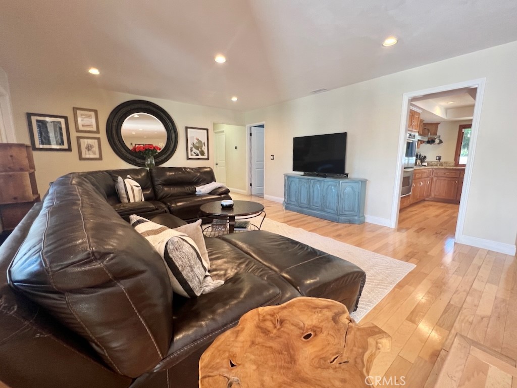 446 E Kendall Street