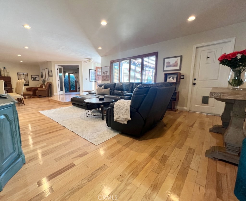 446 E Kendall Street