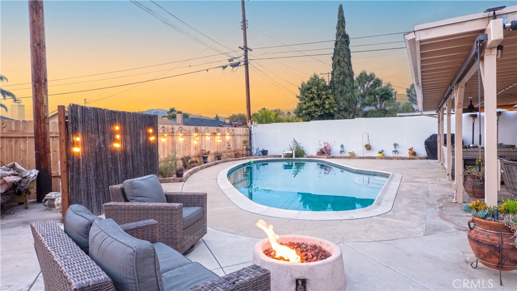 3181 Dawnview Avenue