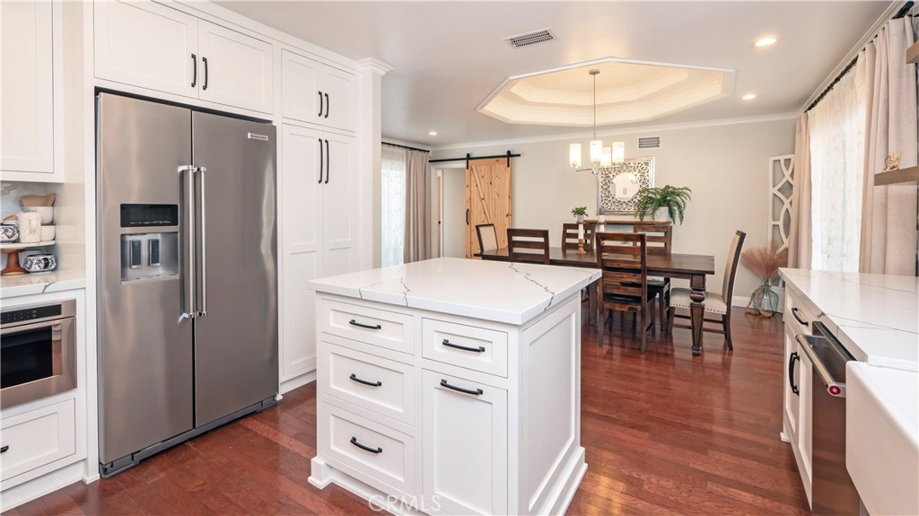 3181 Dawnview Avenue