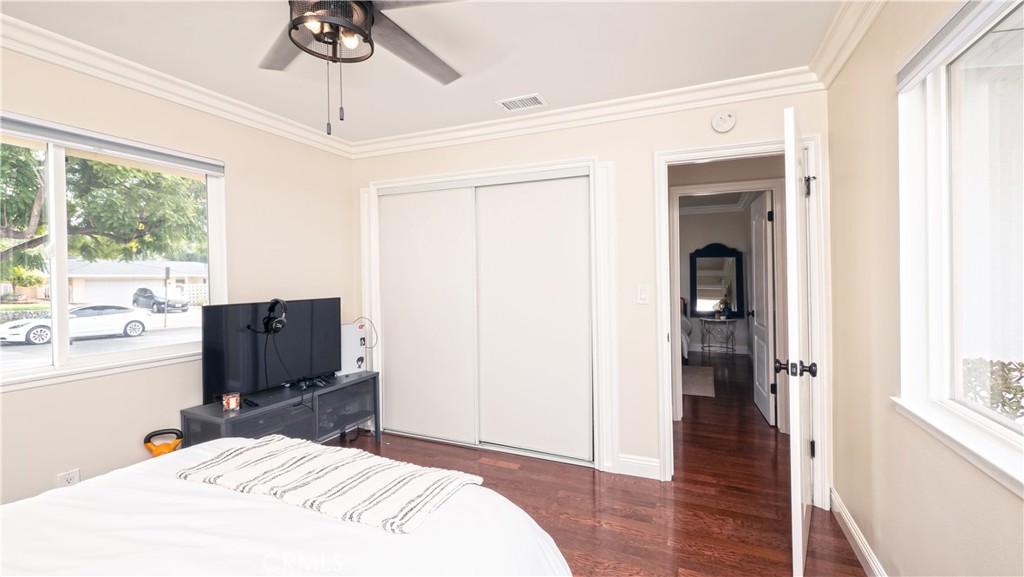 3181 Dawnview Avenue