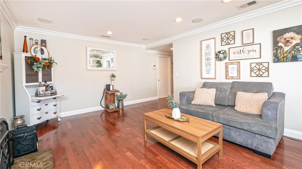 3181 Dawnview Avenue