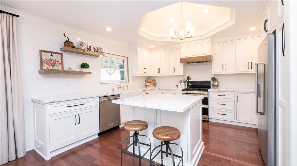 3181 Dawnview Avenue