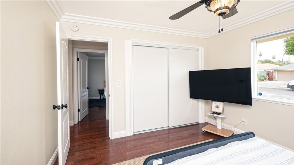 3181 Dawnview Avenue