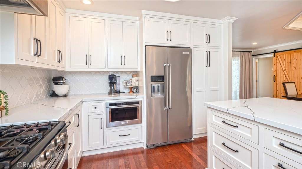 3181 Dawnview Avenue