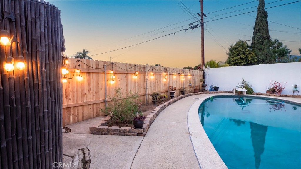 3181 Dawnview Avenue