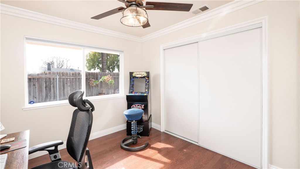 3181 Dawnview Avenue