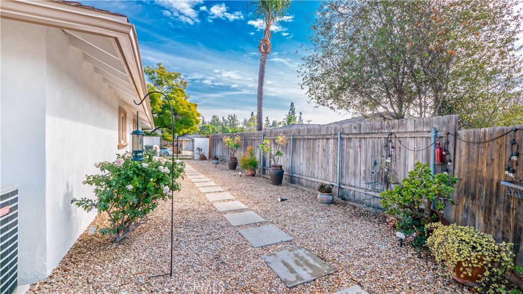 3181 Dawnview Avenue