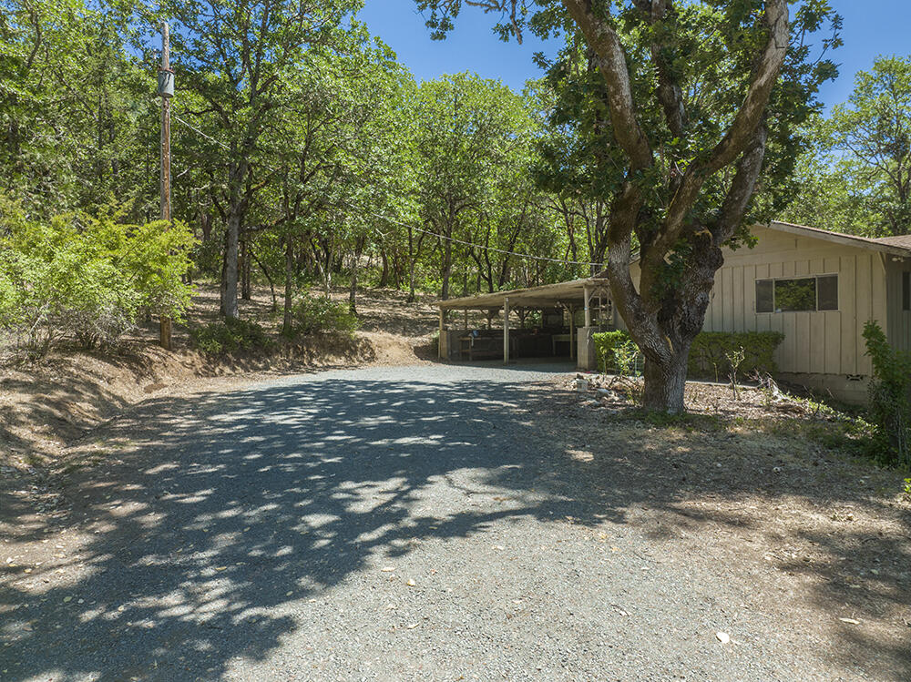 1185 W Jones Creek Road
