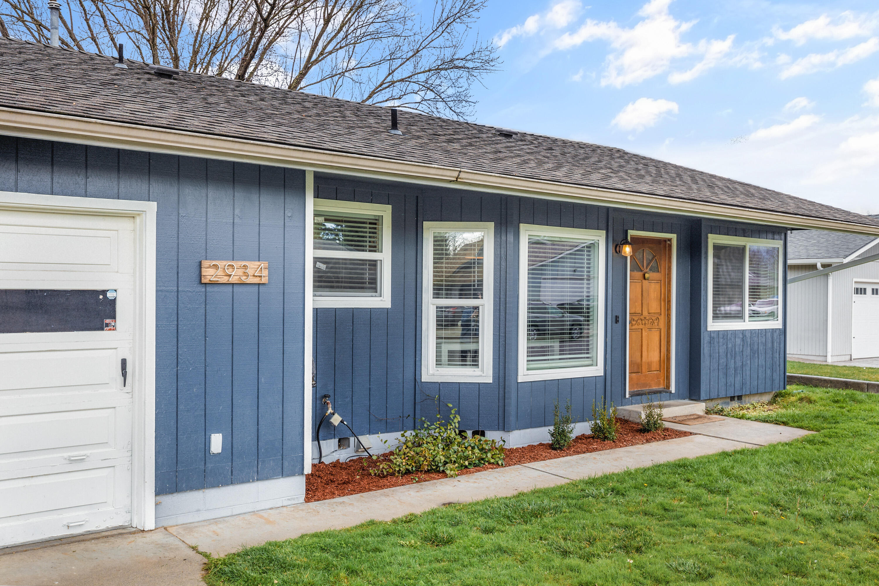 2934 Lois Lane