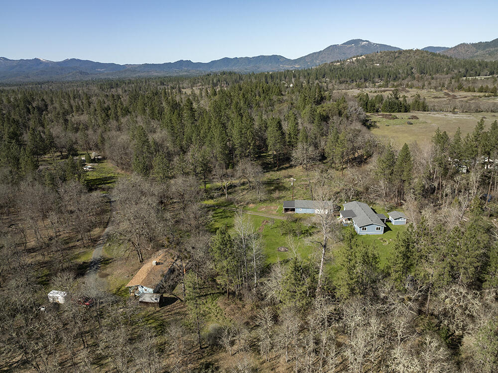 690 Flaming Road