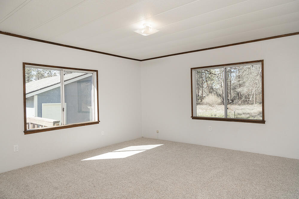 690 Flaming Road