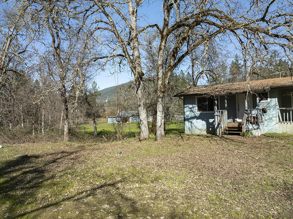 690 Flaming Road
