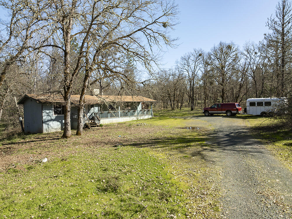 690 Flaming Road