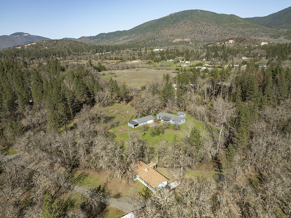 690 Flaming Road