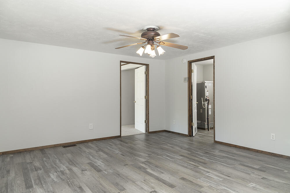 690 Flaming Road