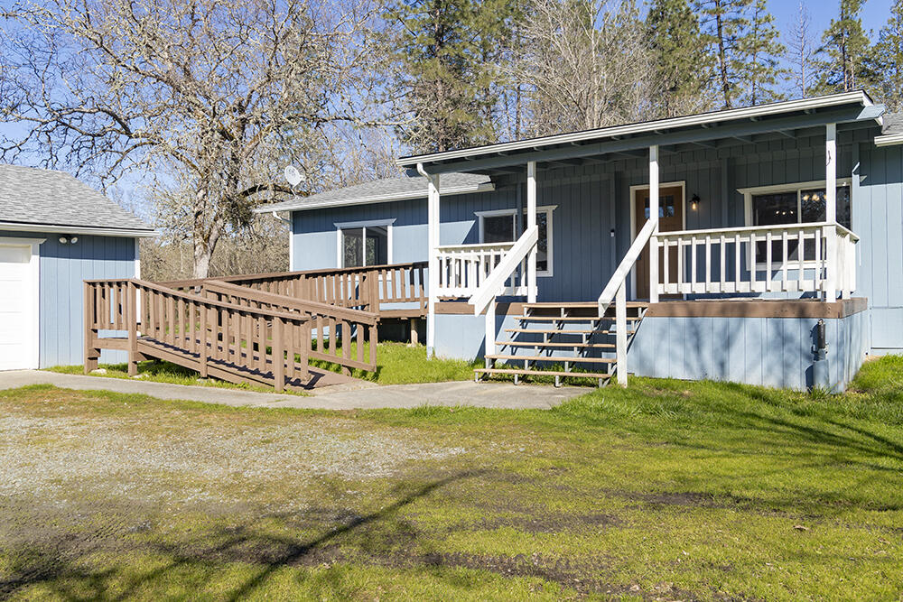 690 Flaming Road