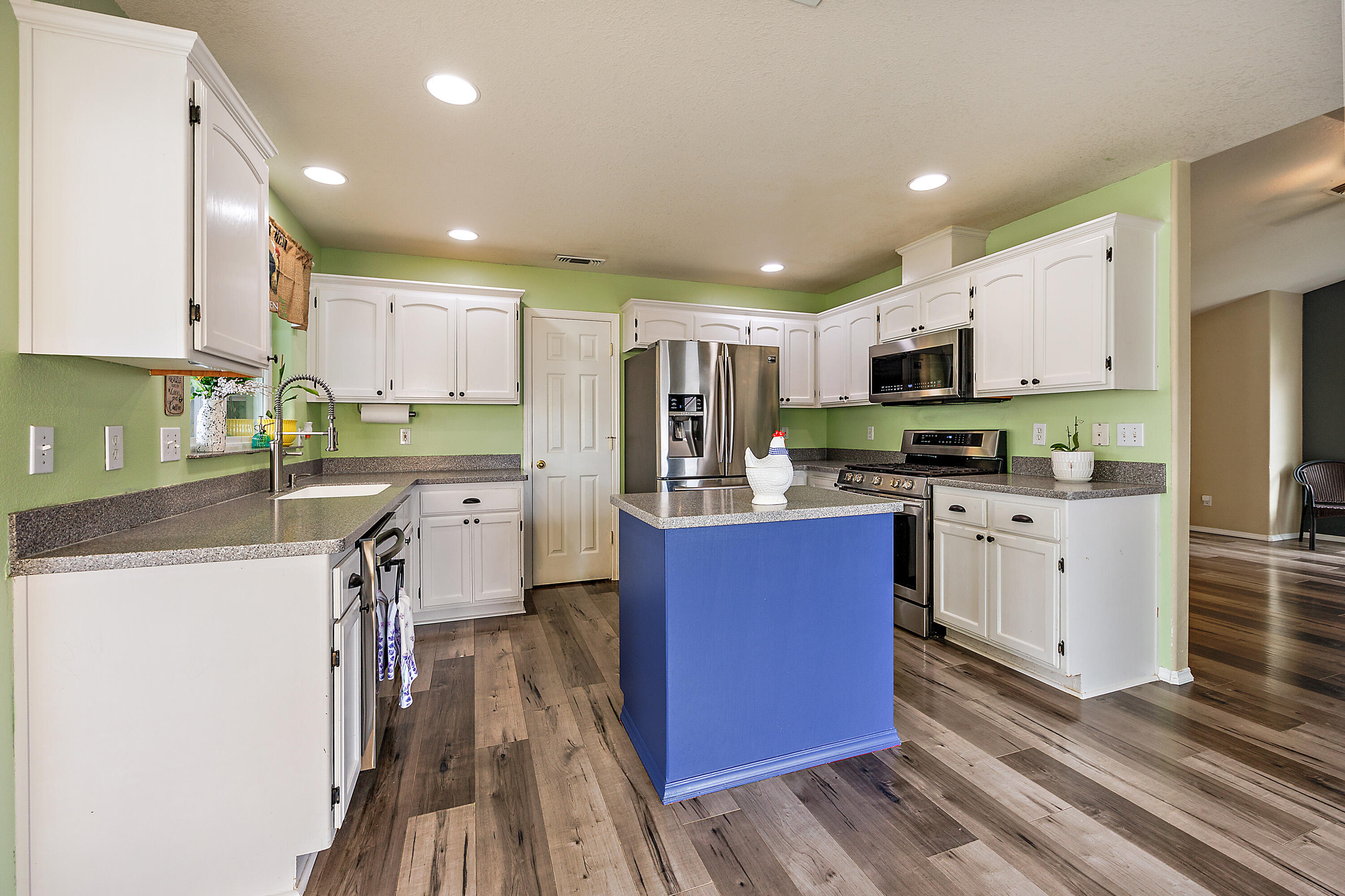 2735 SW Garden Meadow Drive