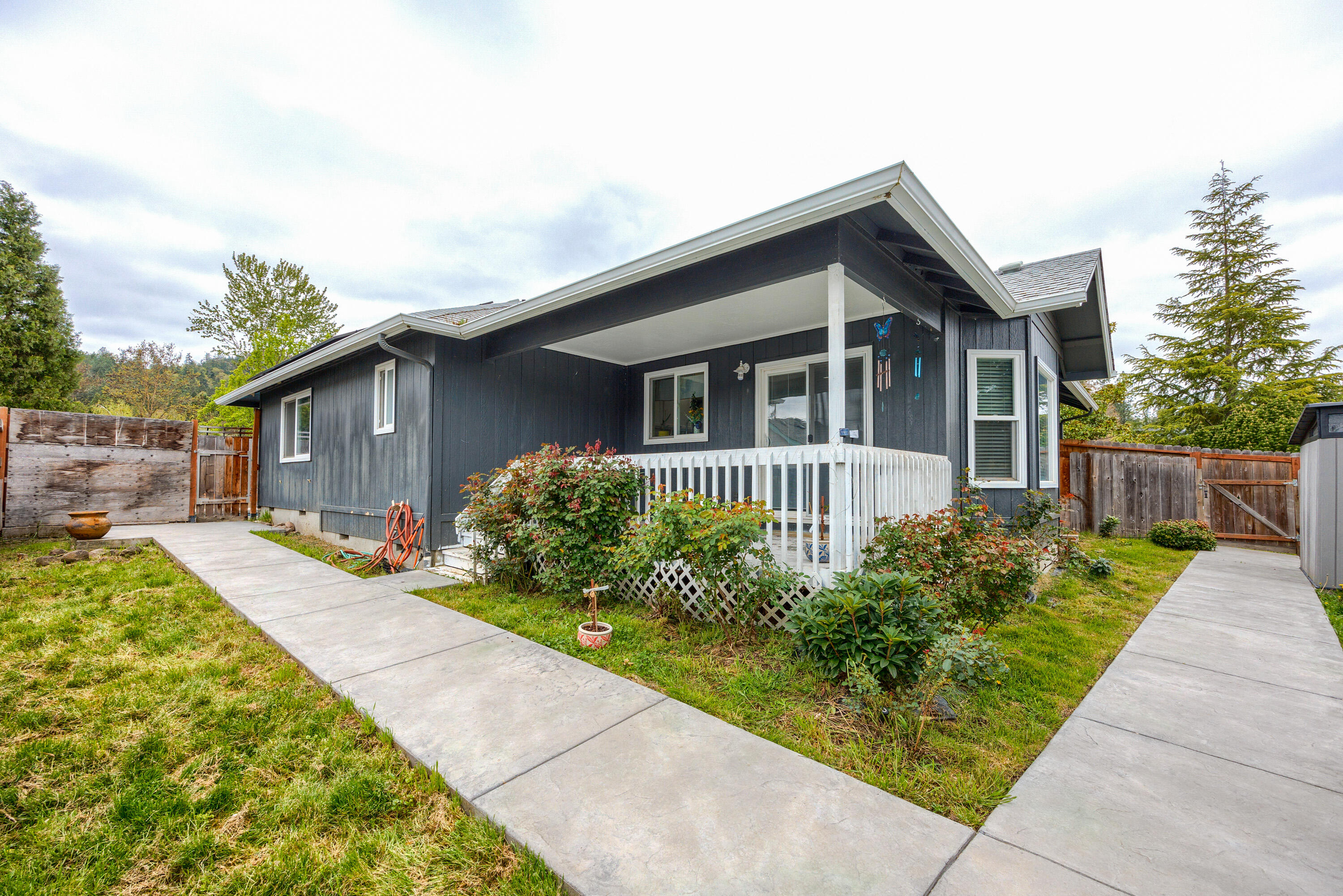 2735 SW Garden Meadow Drive