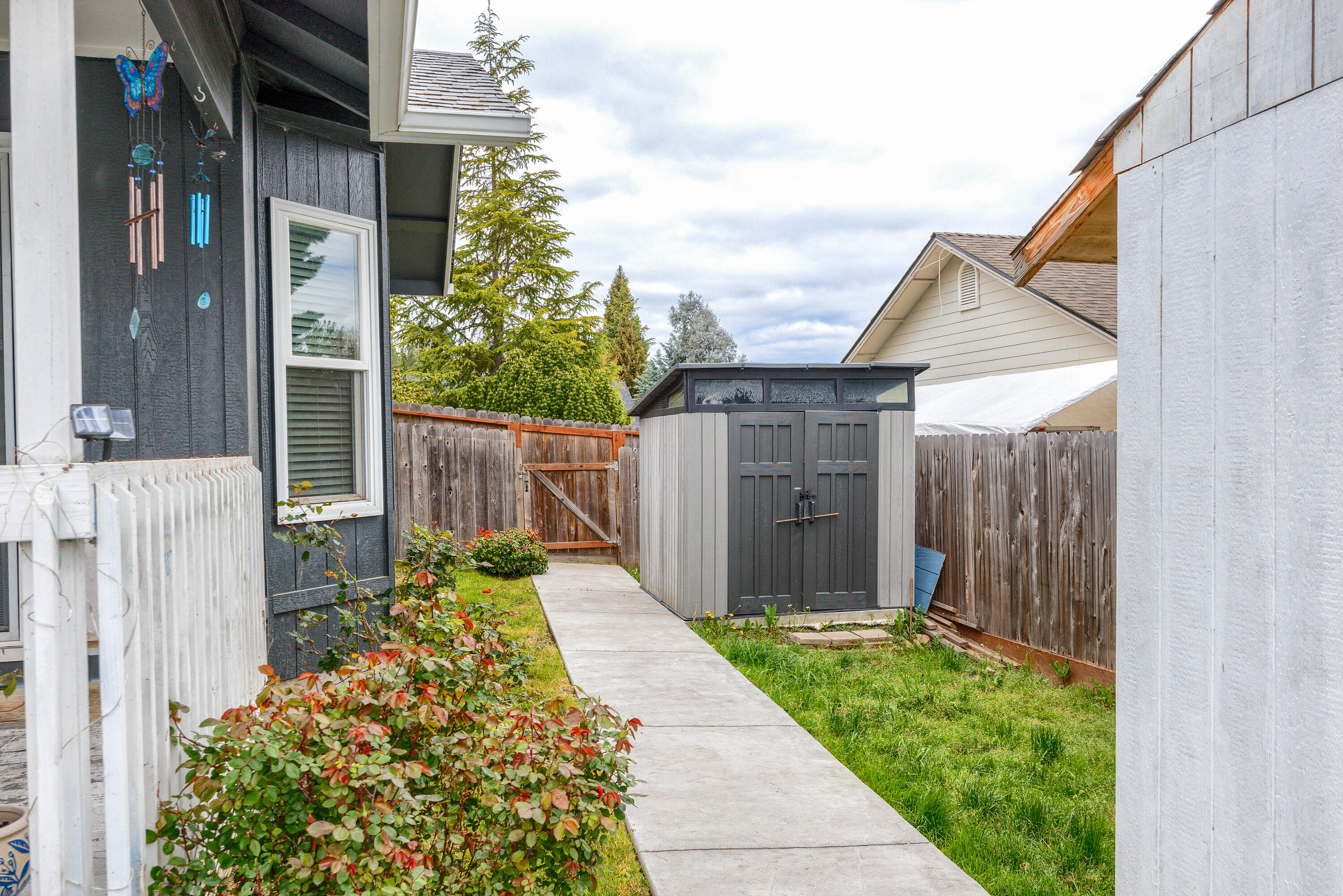 2735 SW Garden Meadow Drive