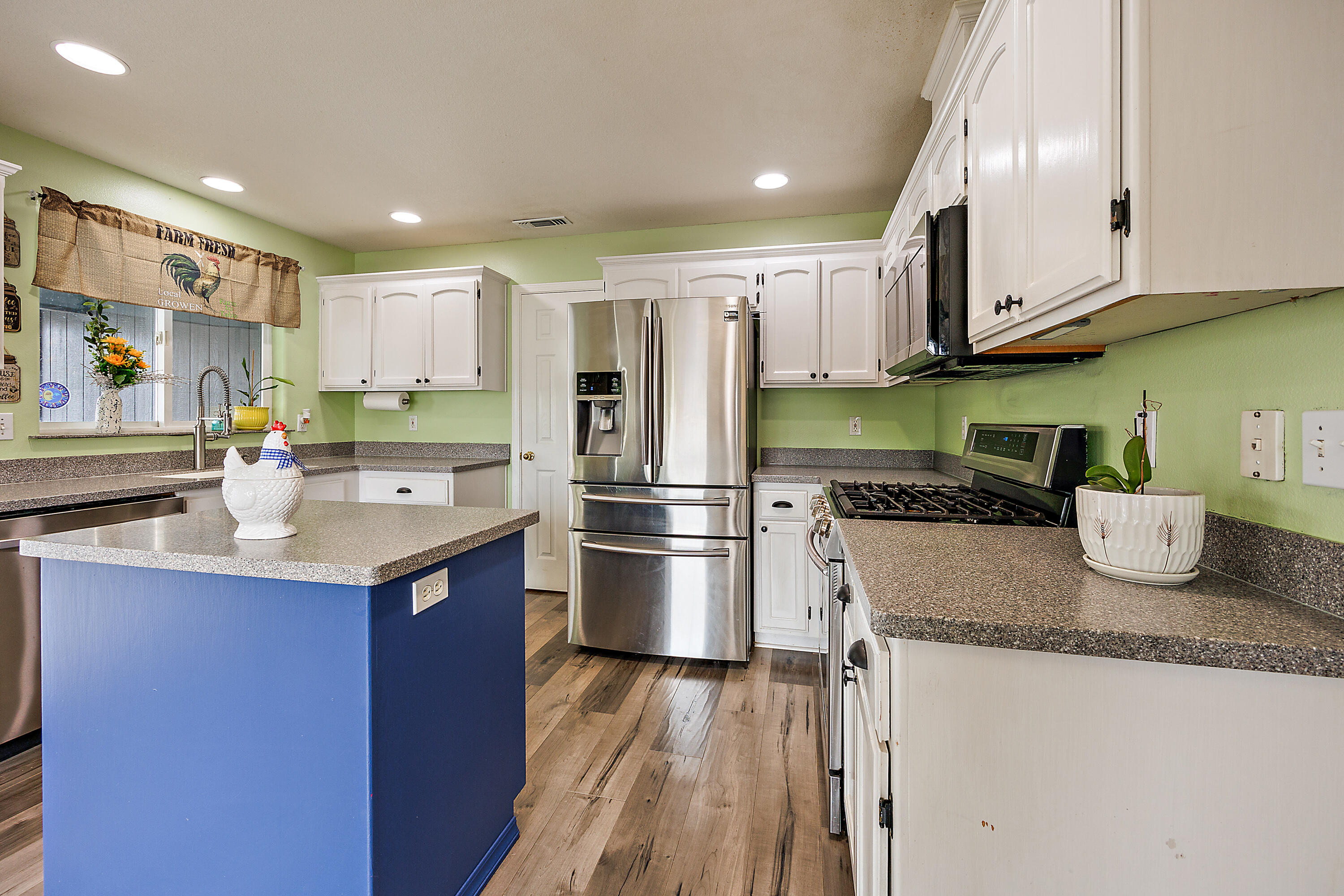 2735 SW Garden Meadow Drive