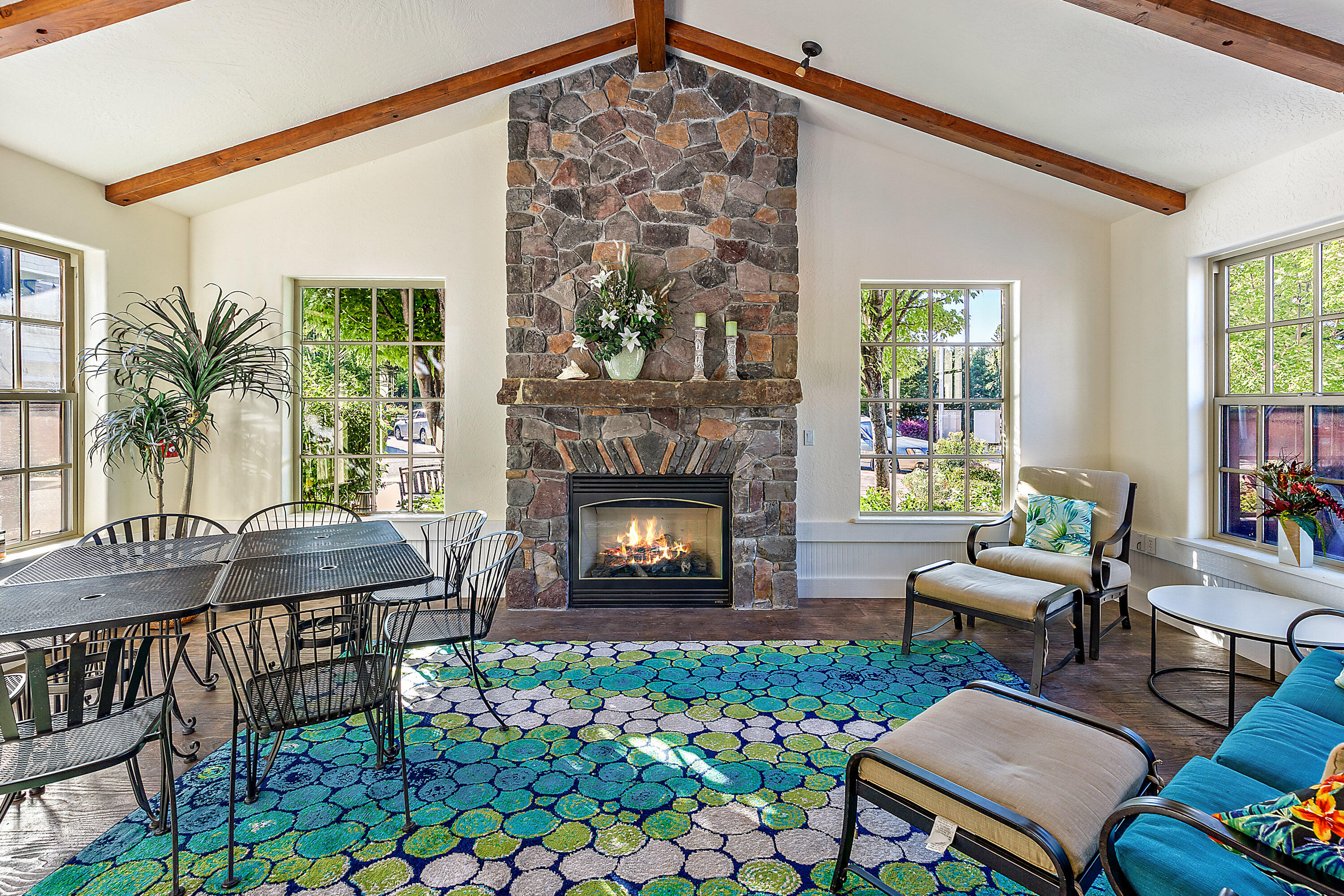 692 SE Vine Maple Lane