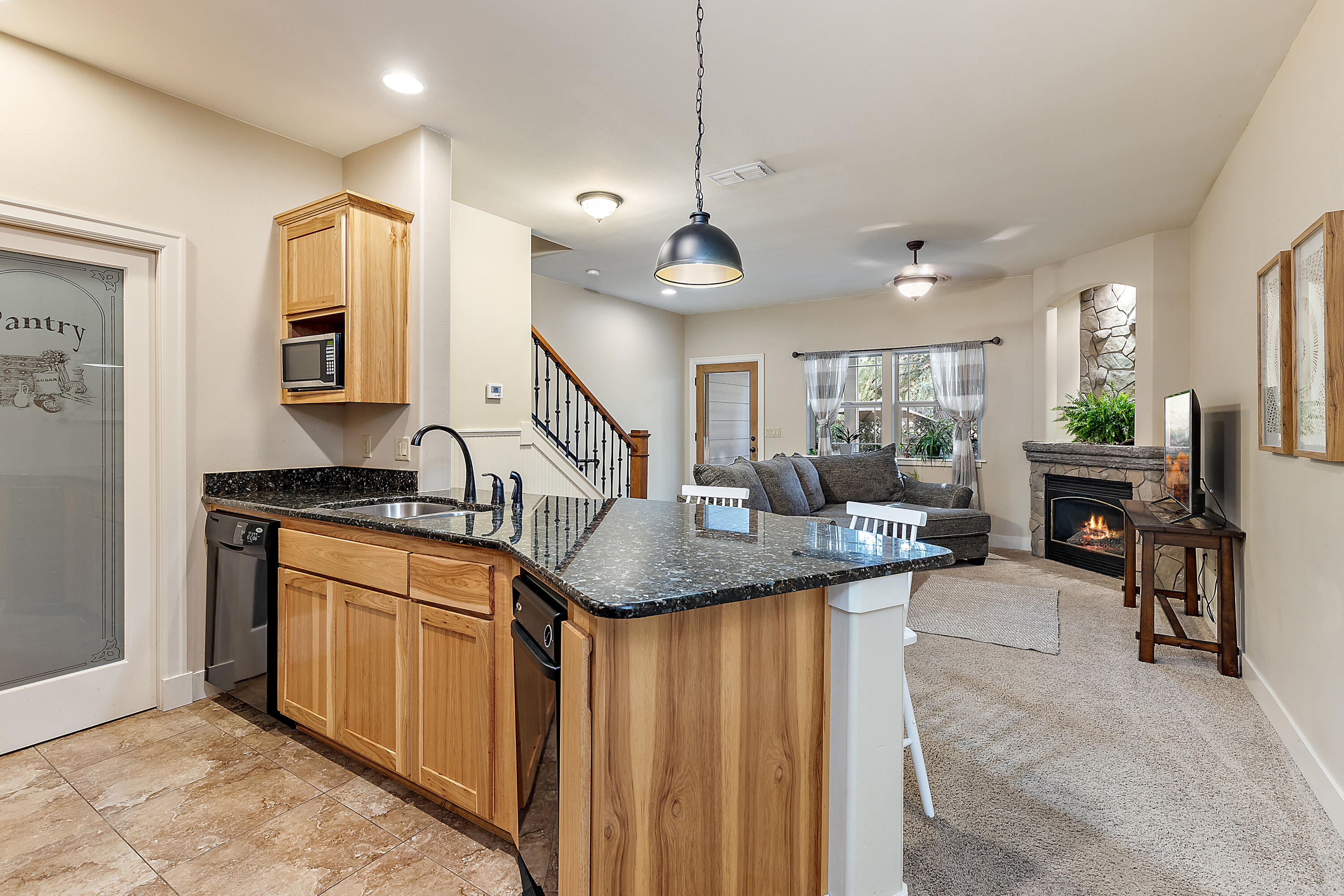 692 SE Vine Maple Lane