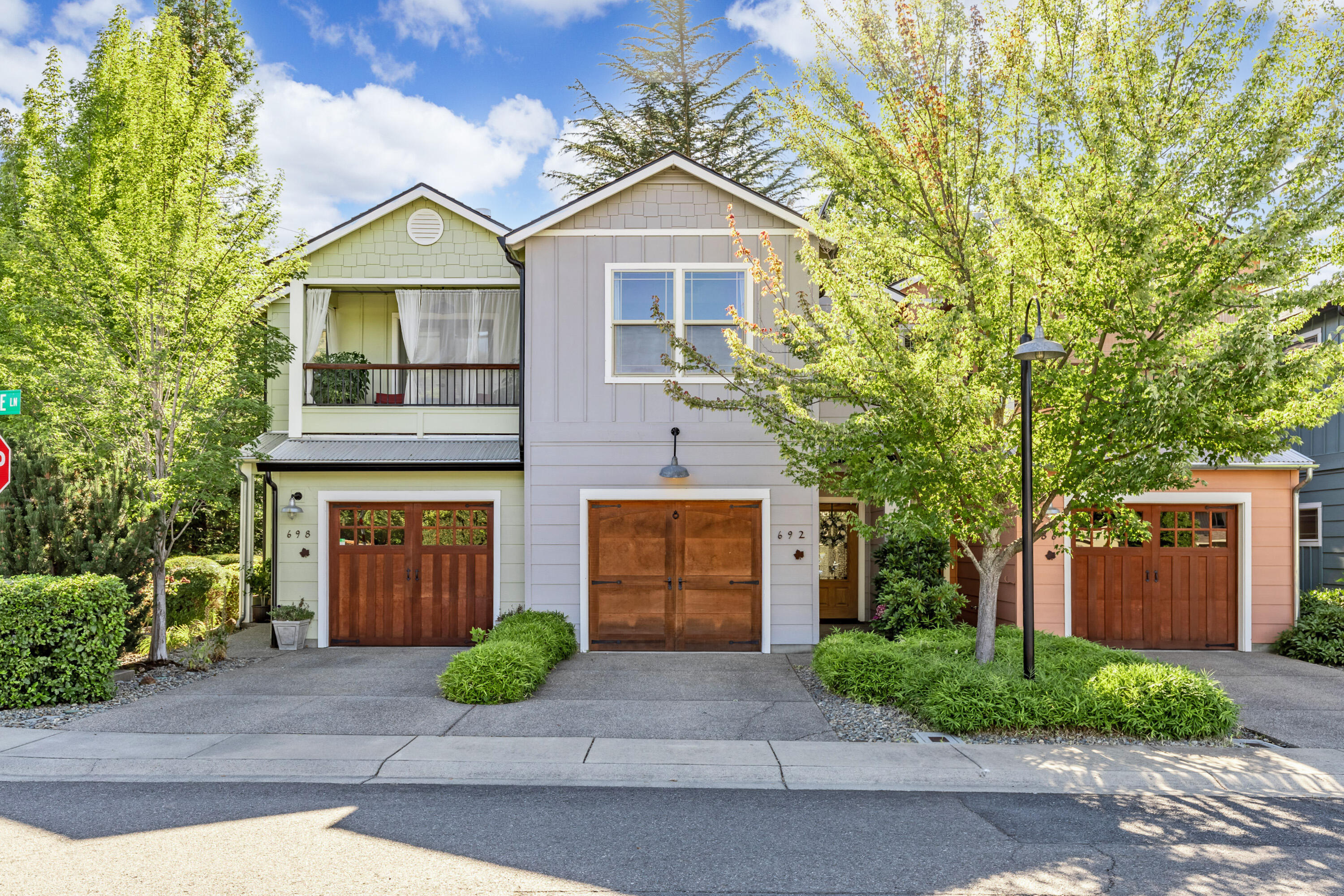 692 SE Vine Maple Lane
