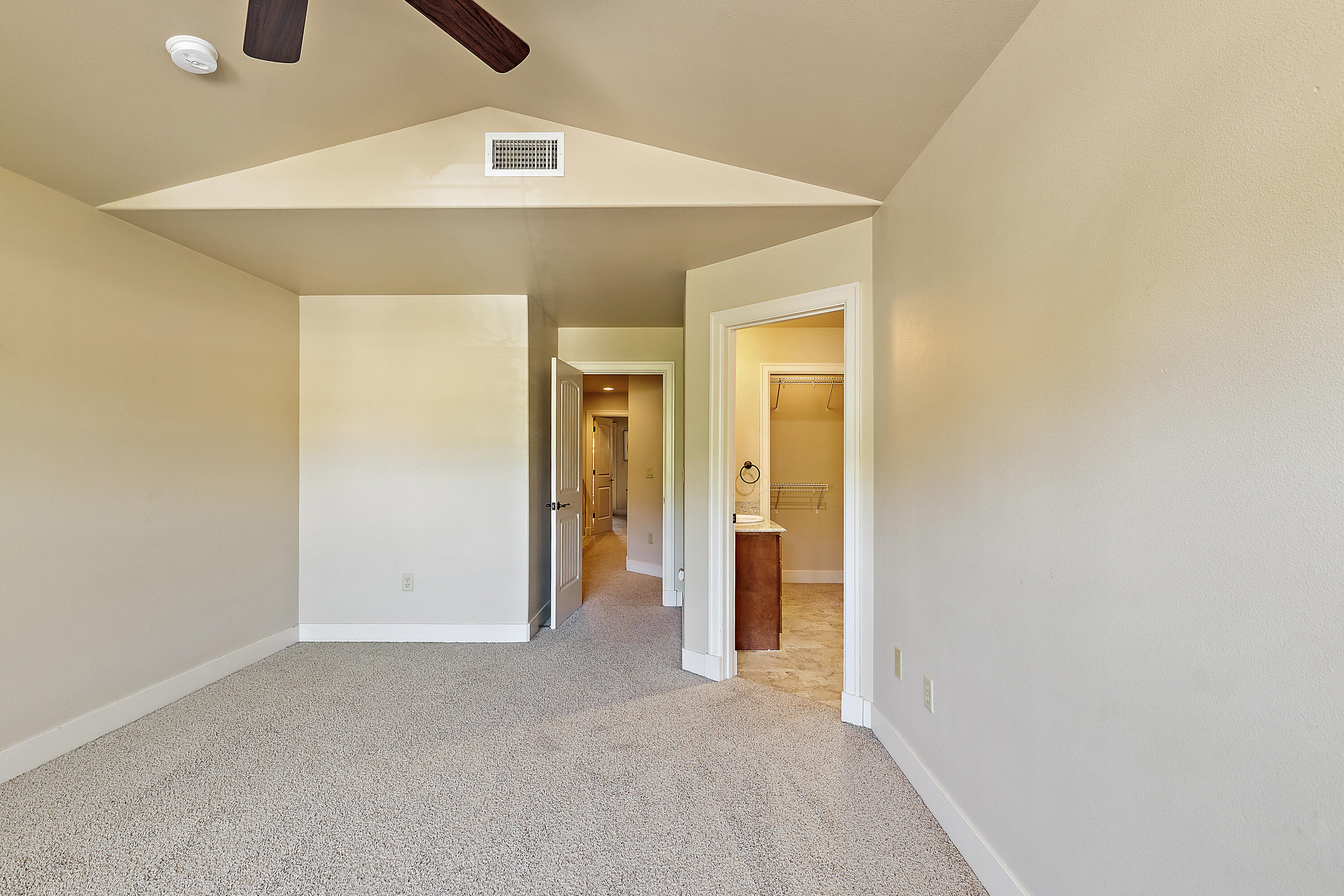 692 SE Vine Maple Lane