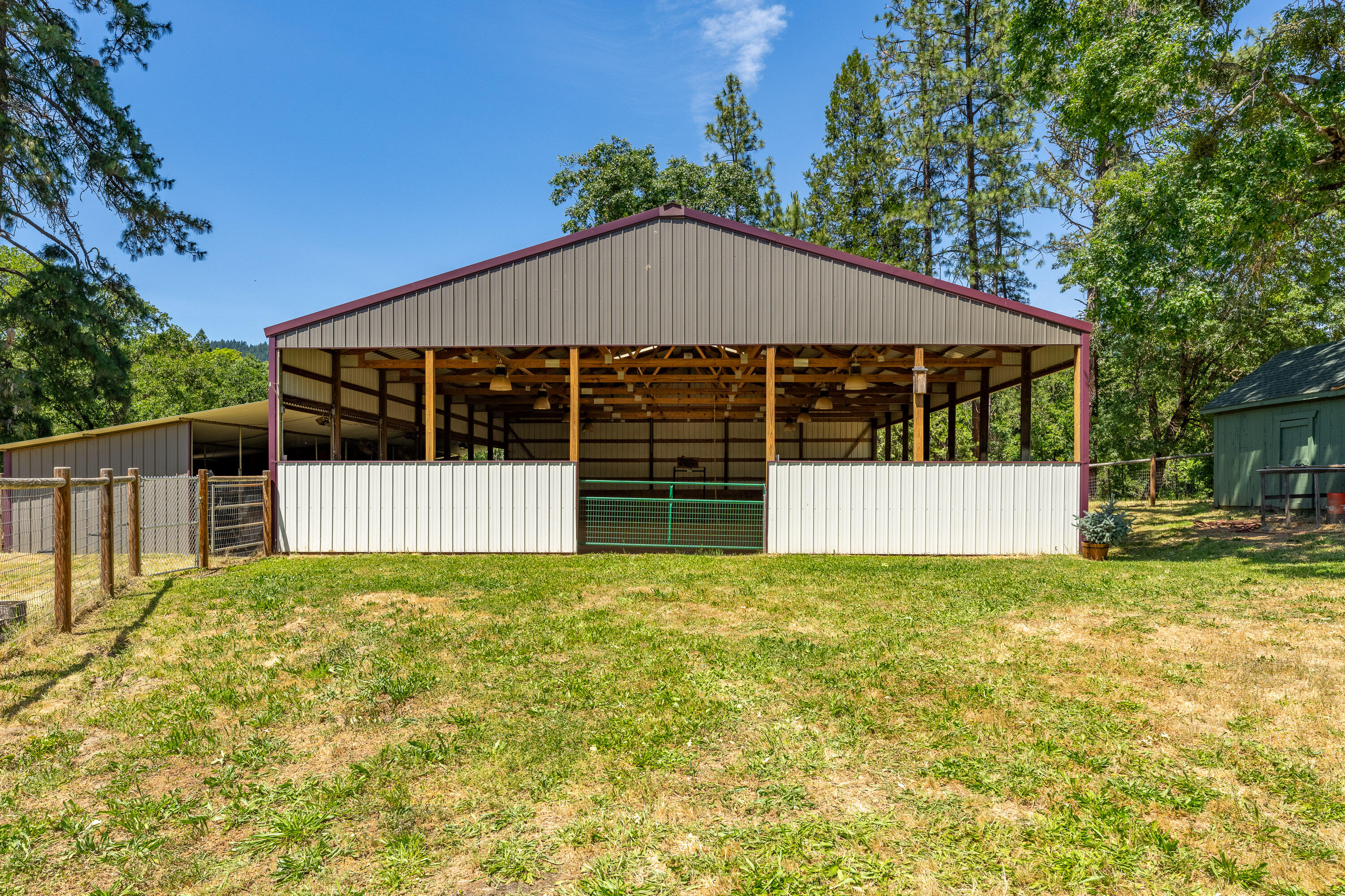 5900 Hugo Road