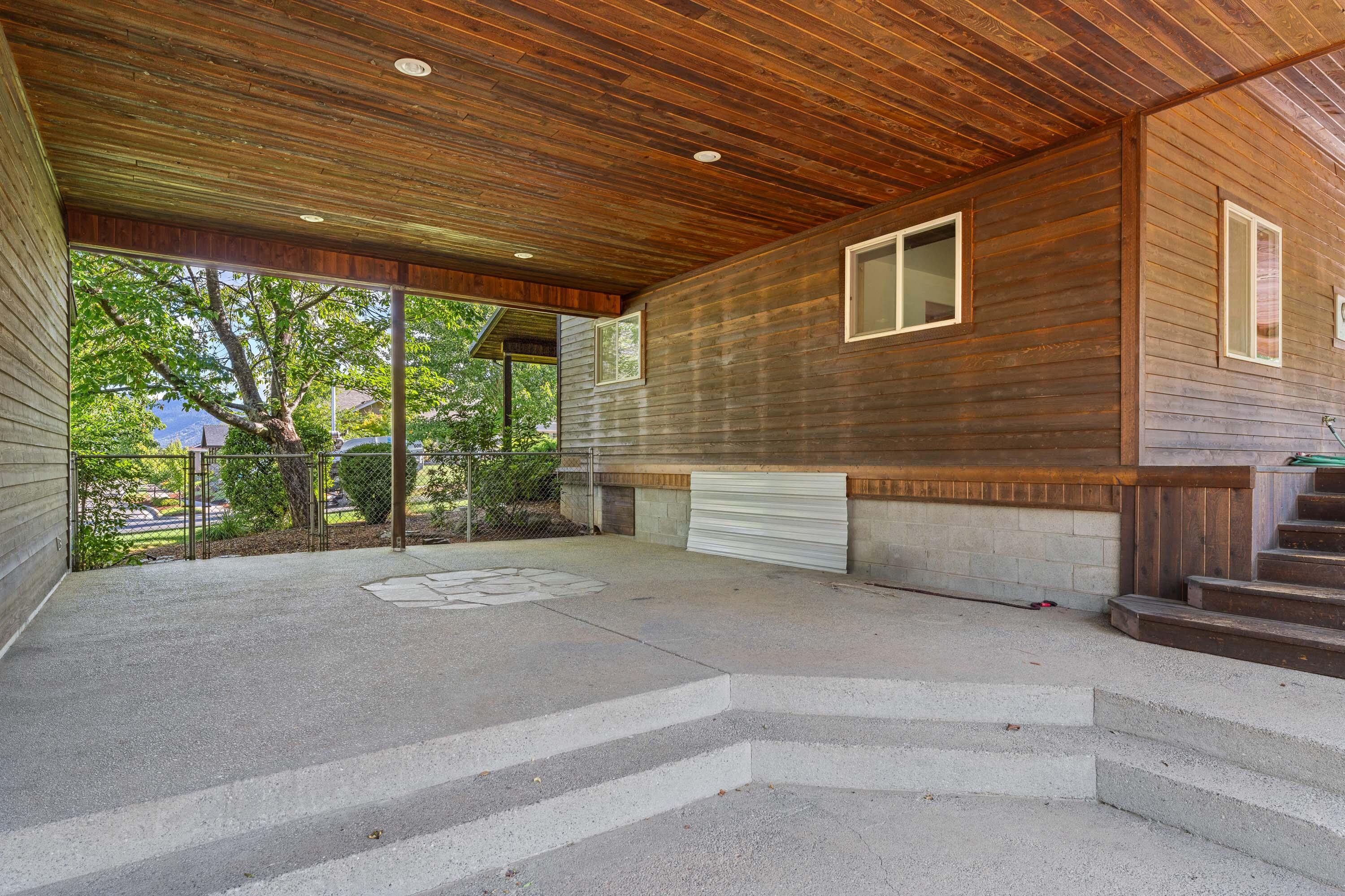 87 SE Troll View Road